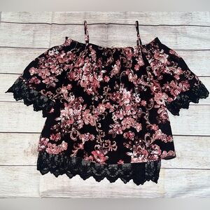 🤎3/$10 Iz Byer Black and Pink Floral Blouse Size Medium